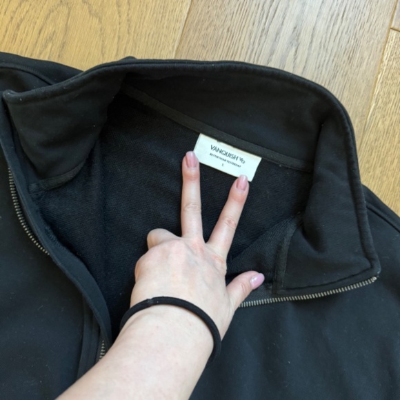 Vanquish Men's Workout Athletic 1/4 Zip Sweatshirt - Black - Size L - EUC - Picture 4 of 7